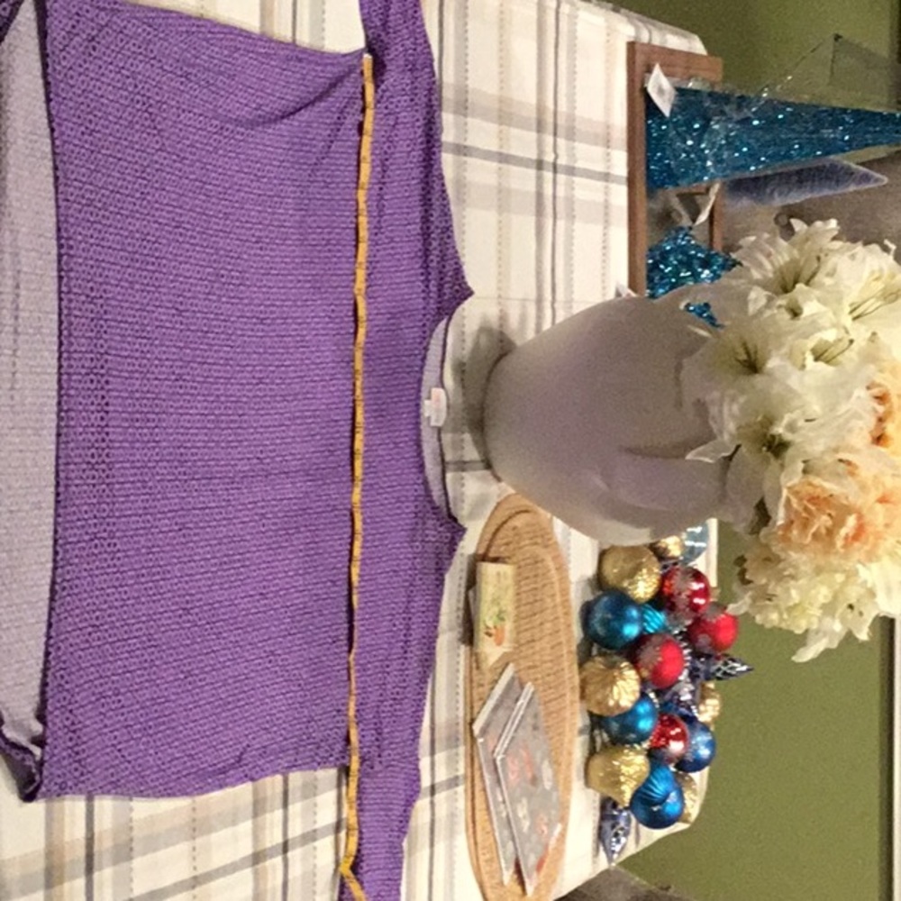 LuLaRoe Irma Tunic